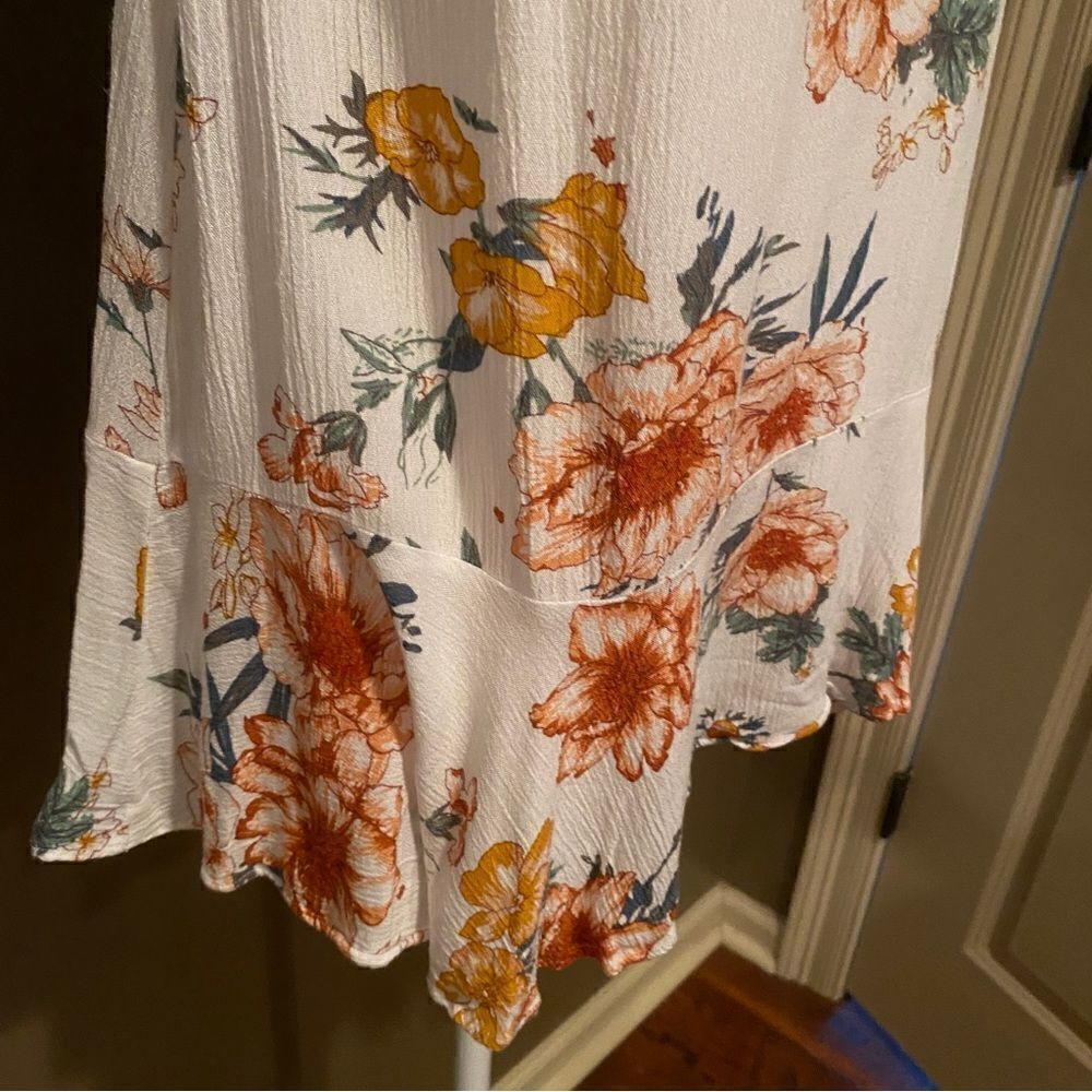 Altar’d State Sleeveless Shirt - Picture 5 of 11